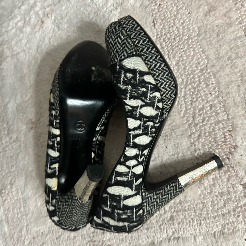 👠 CHANEL Patterned Heels/Pumps - Picture 3 of 7